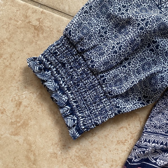 NWOT Lucky Brand Beautiful Pattern V Neck Shirt - Picture 4 of 6